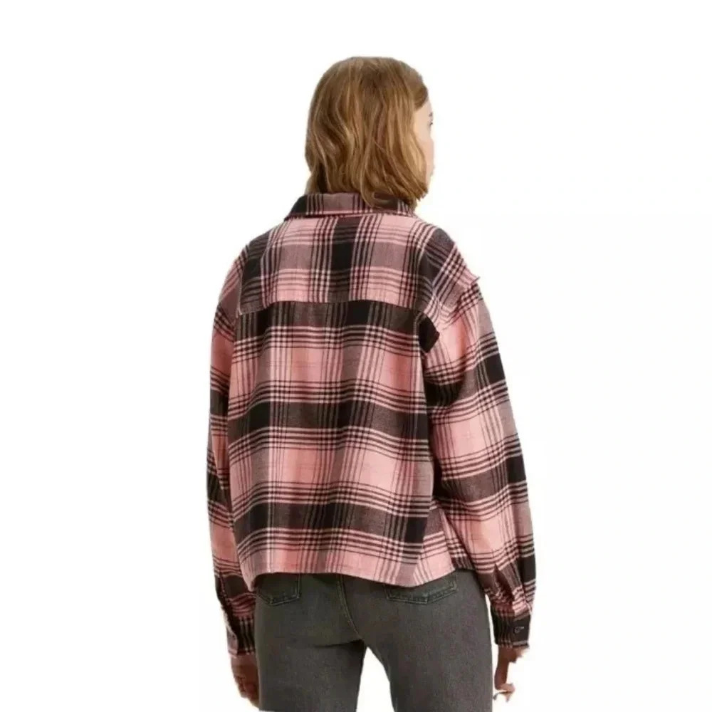 Levi's Maple Cotton Plaid Utility Shirt, Sz M, Pink, Navy Blue Cropped Flannel - Picture 2 of 7